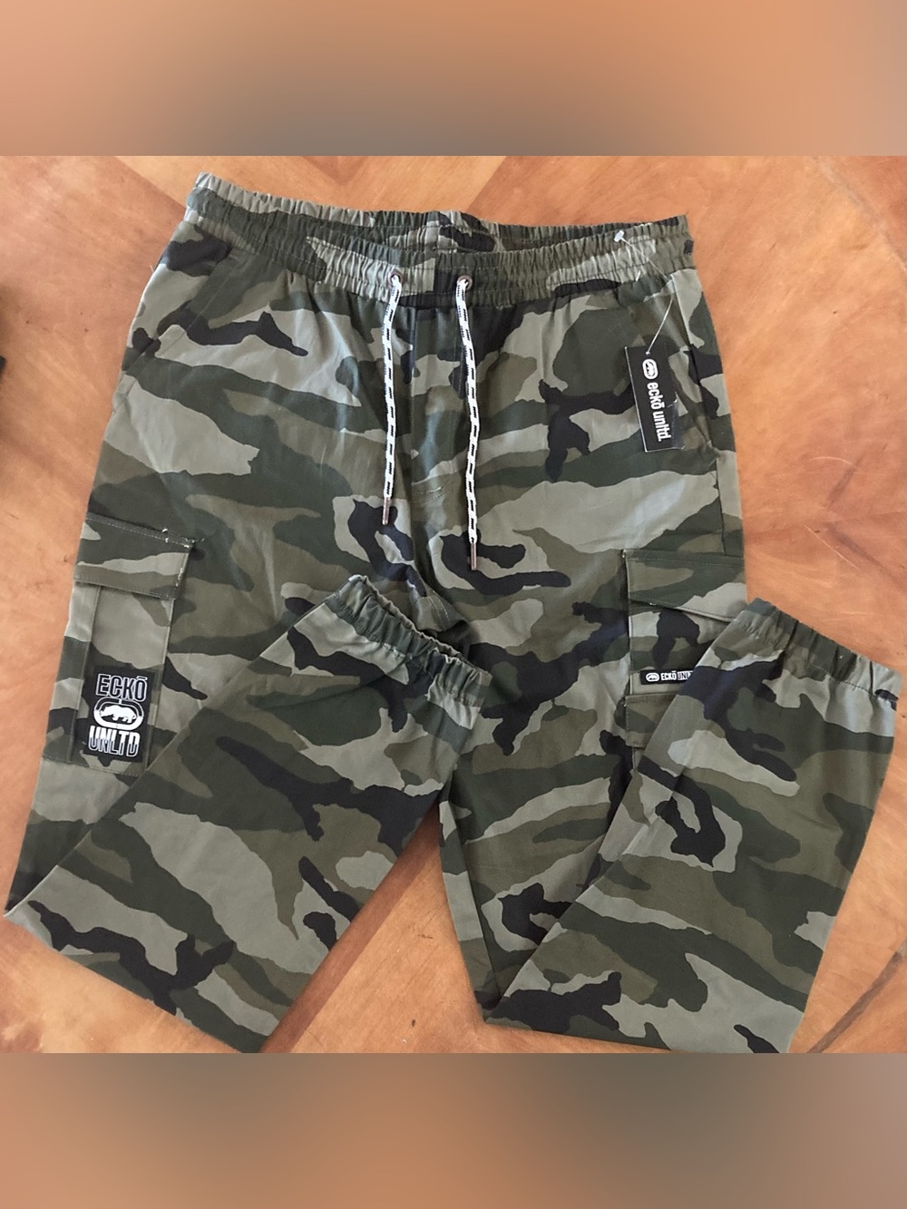 New With Tags, L Ecko Unlimited Men’s Camo Cargo Joggers